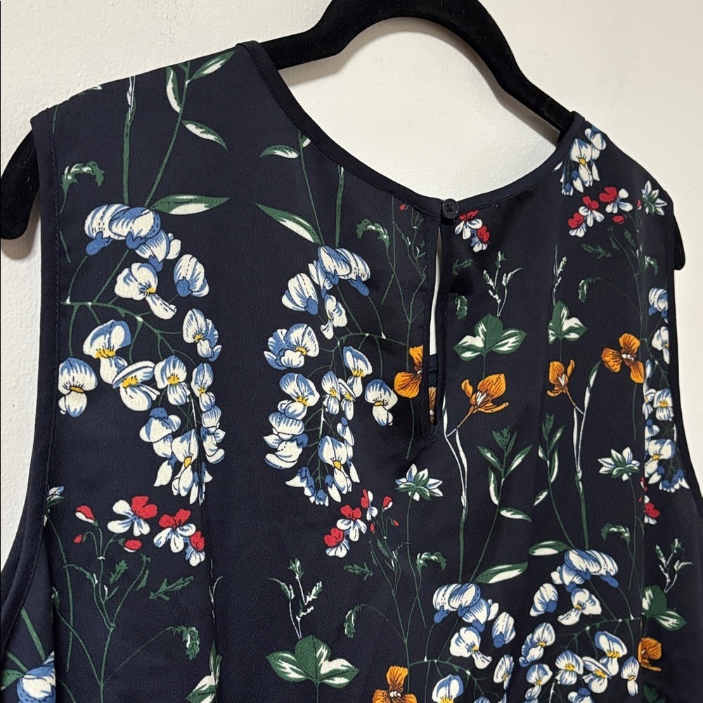 037 MARIO SERRANI (XXL) Floral Sleeveless Blouse Italy Navy Key Hole Back Hi-Lo - Picture 6 of 15